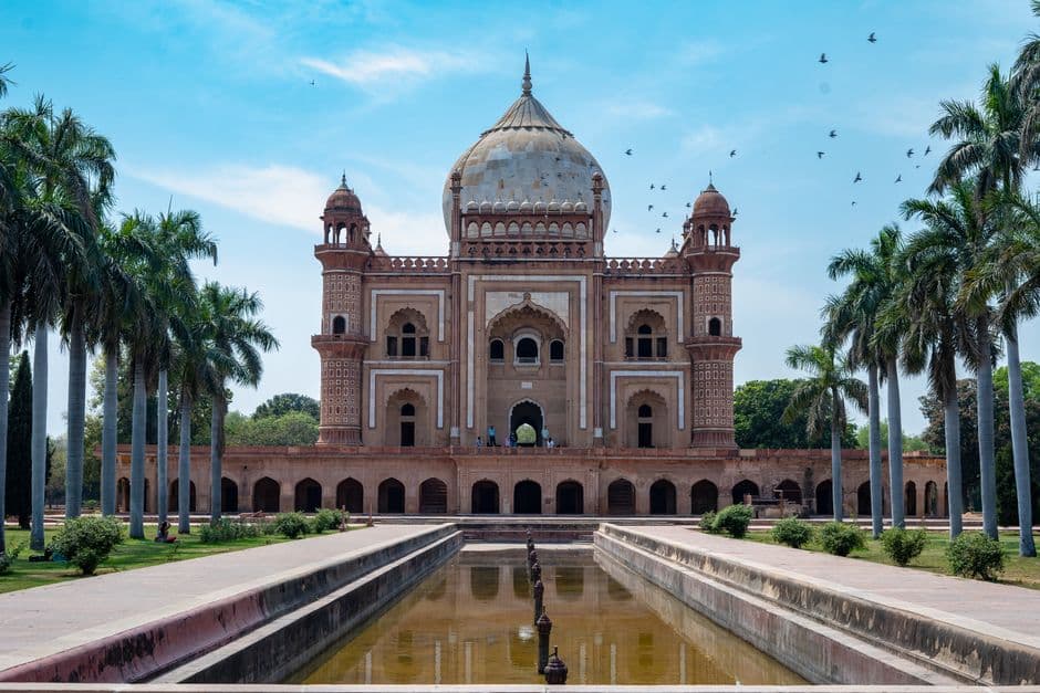 How to spend $13–45 a day in India: transport, money, and connectivity hacks
