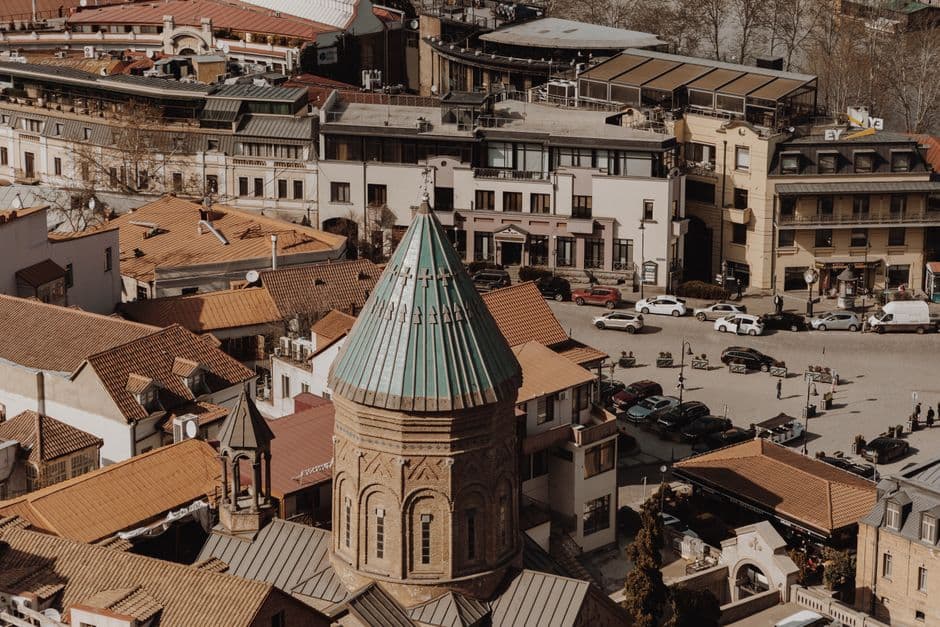 Georgian Flavors: Where to Eat Khachapuri, Khinkali & Regional Wines