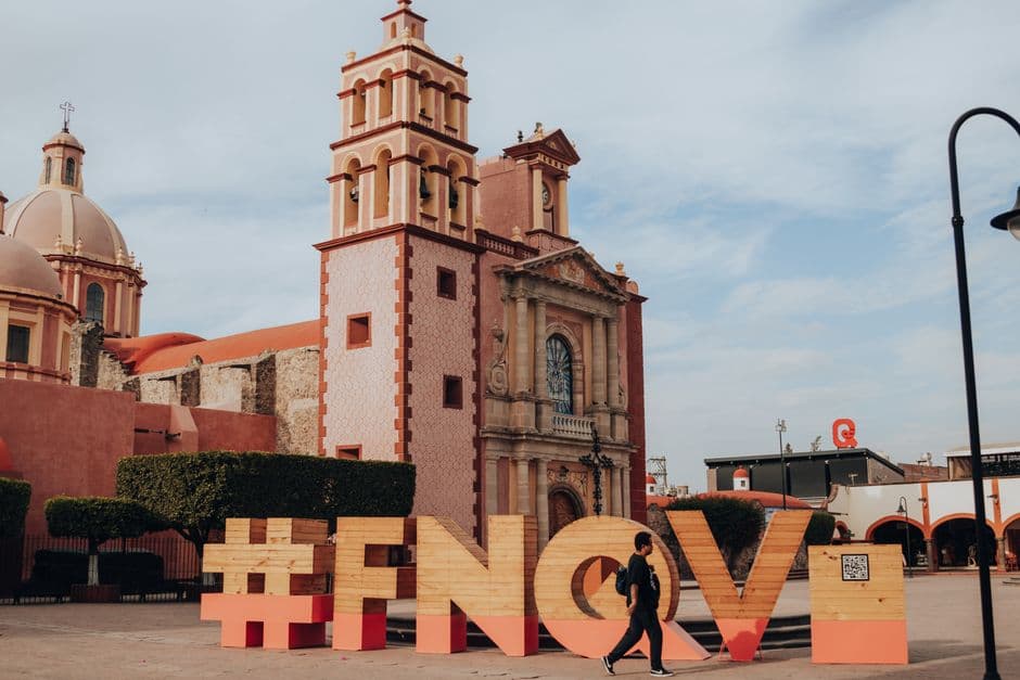 How to get around Mexico safely: driving, taxis, buses & apps