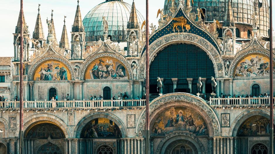 Don't sit on that: Italy's unwritten (and written) rules for travelers