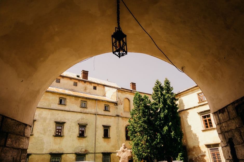 Must-know Ukrainian phrases for travelers (beyond hello)