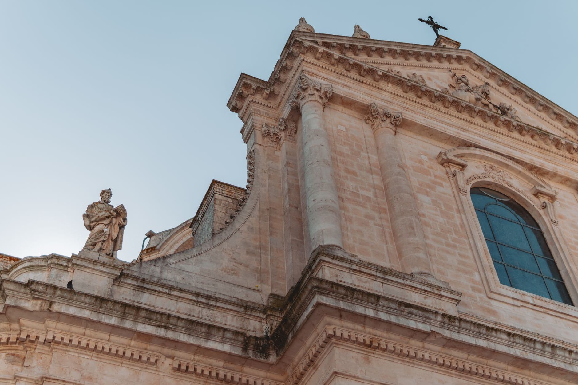 Stay Connected in Italy: eSIM & WiFi Guide