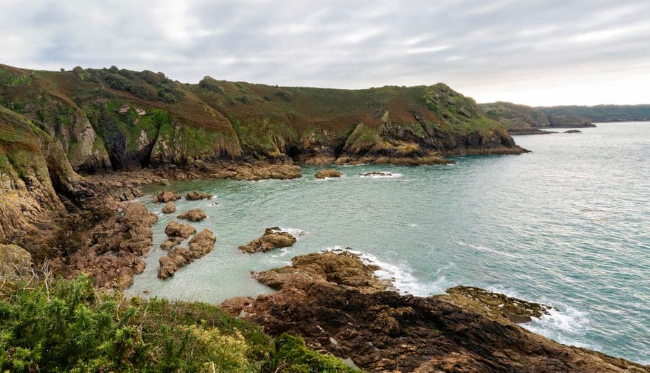 Where to go out at night in Jersey: pubs, live music & late clubs