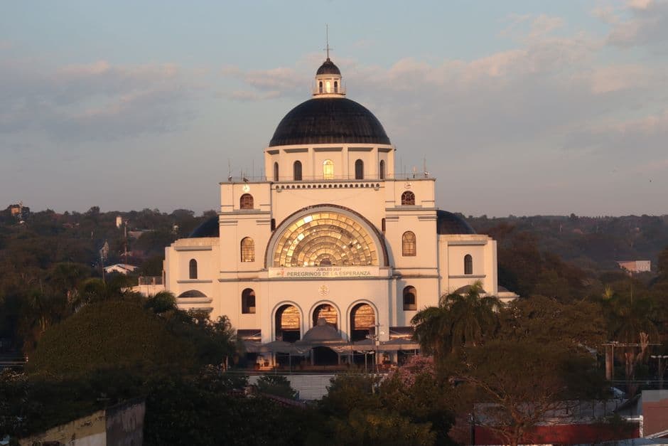 When to photograph Paraguay's waterfalls, ruins, and Lake Ypacaraí