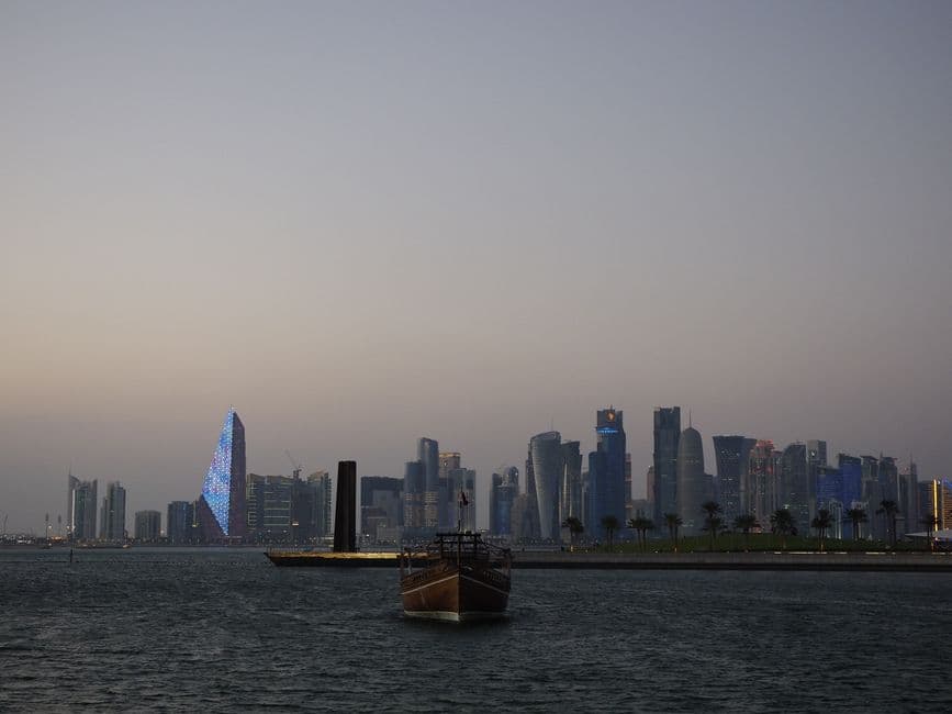 Essential apps for getting around and paying in Qatar