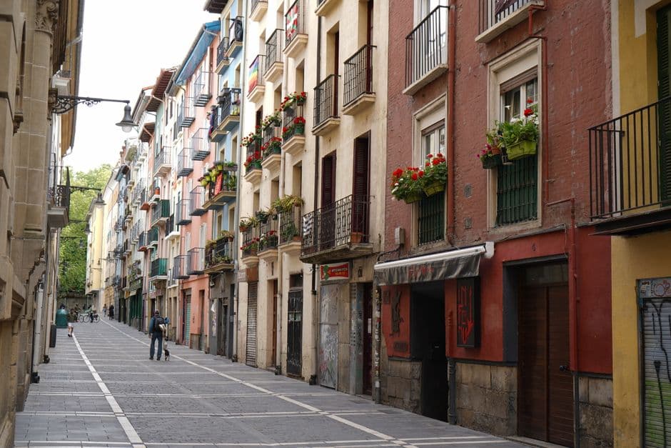 Driving, pickpockets, and police checks: what actually matters in Spain