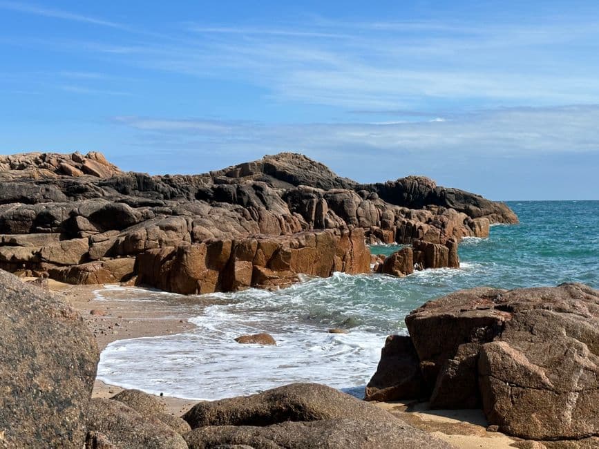 Where to stay in Jersey: neighborhoods for first-timers, families & solo travelers